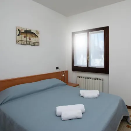 Garda Con Piscina - Free Parking